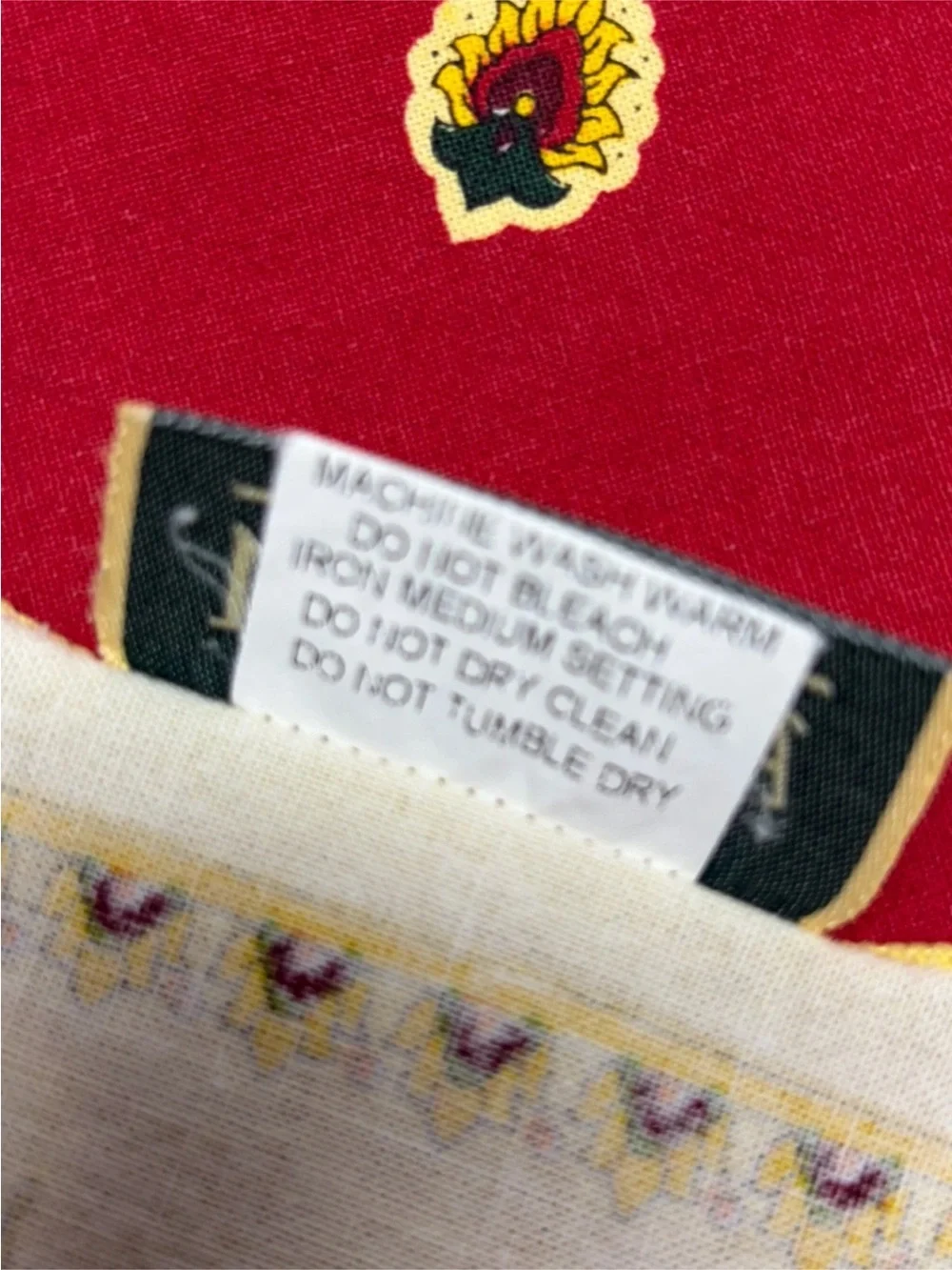 VENT du Sud Provence red/yellow 82” X 55” tablecloth Sunflower/Olive branch